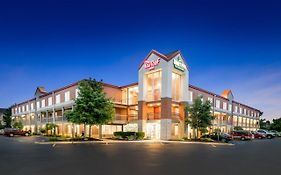 Baymont Inn & Suites Auburn Hills